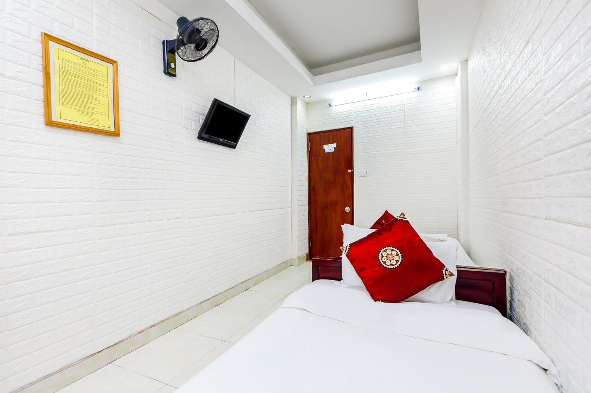 Oyo 604 Queen Hotel Spot-On Hanoi Eksteriør bilde