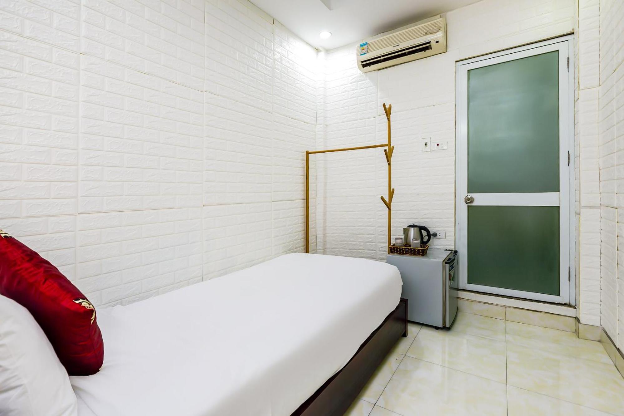 Oyo 604 Queen Hotel Spot-On Hanoi Eksteriør bilde