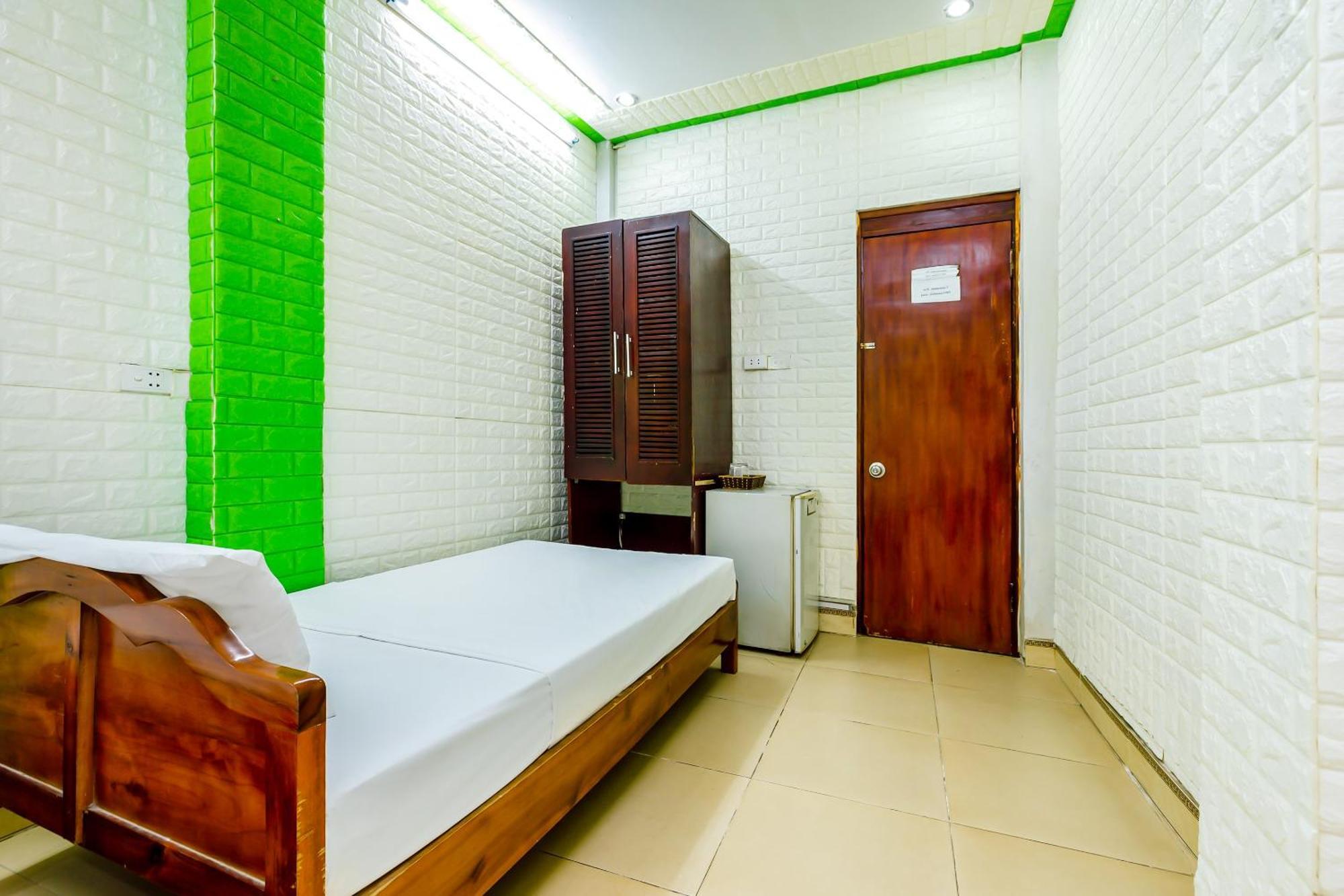 Oyo 604 Queen Hotel Spot-On Hanoi Eksteriør bilde